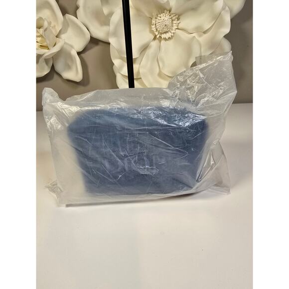 Beaute GWP Denim Cosmetic Case - Picture 7 of 7